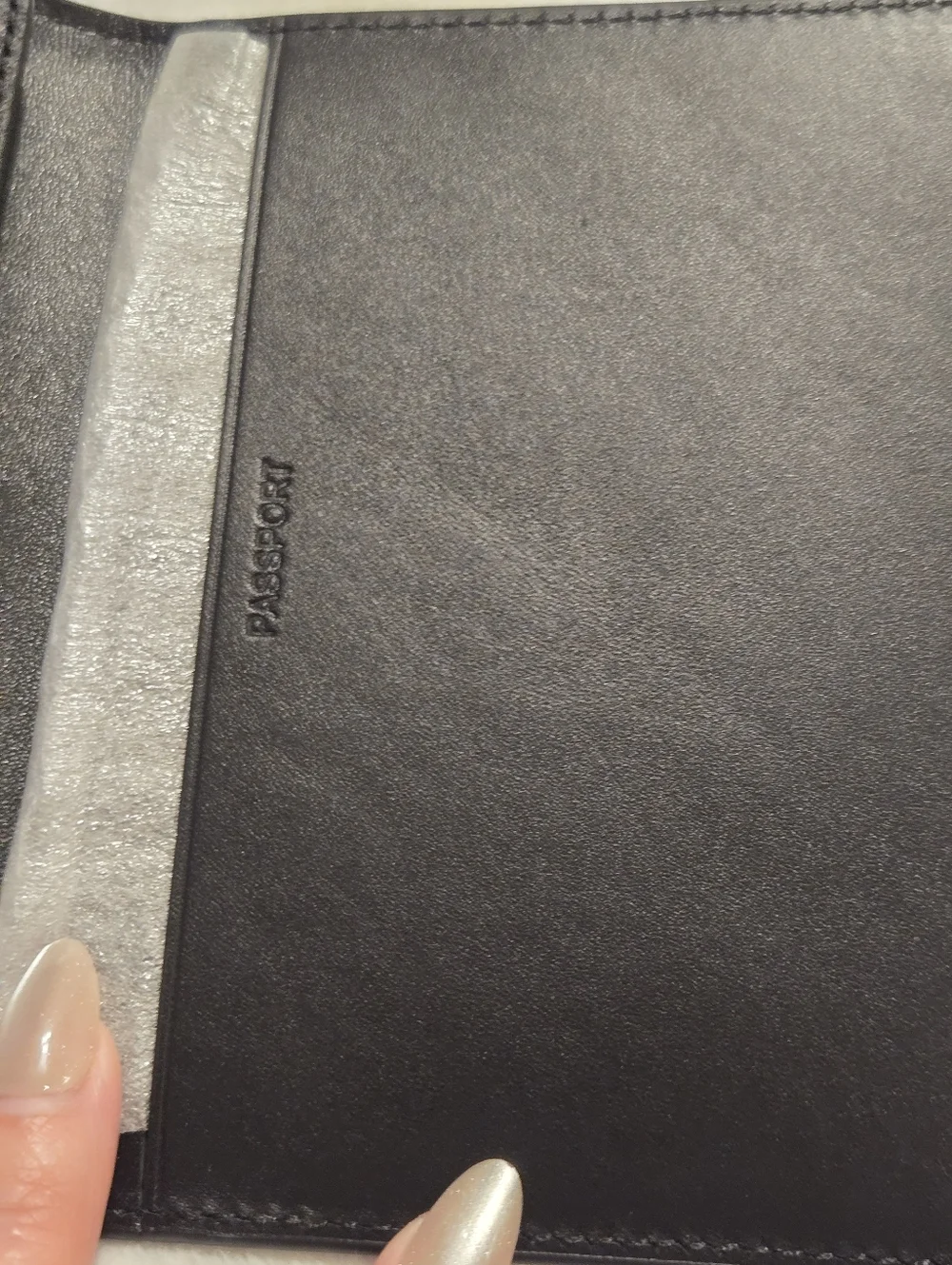 Stunning Coach Butterfly Passport Case in Premium Black Leather Refurbished - Picture 10 of 13